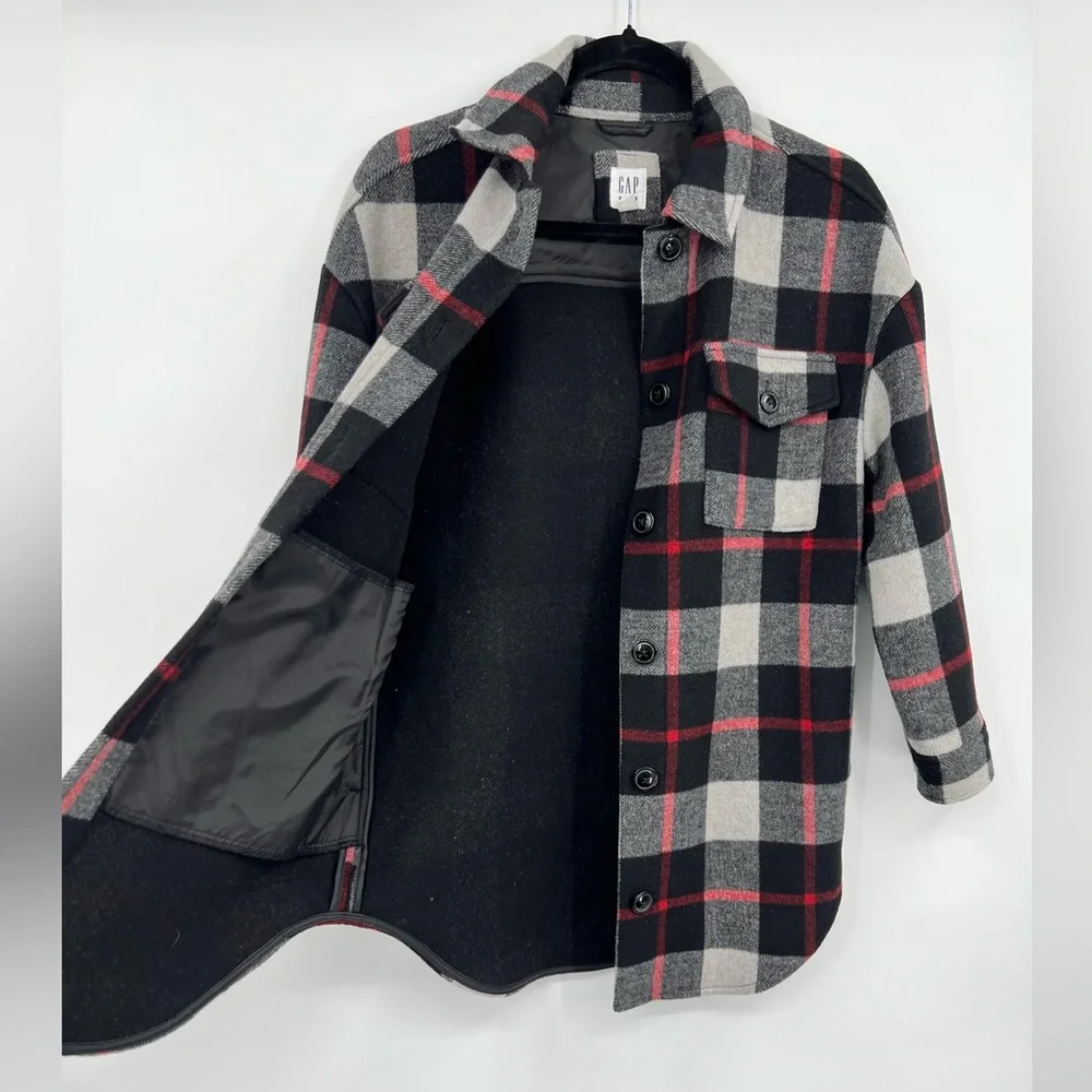 GAP Kids Plaid Shacket Jacket Pockets Button Closure Black Red Gray Size Large